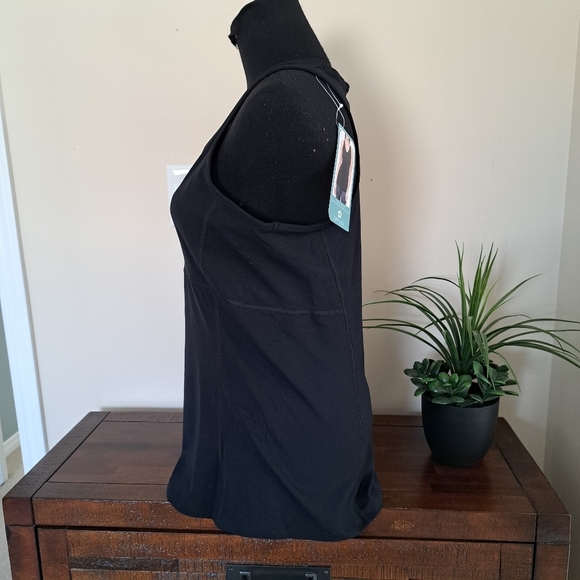 NWT Tuff Athletics Veda Active Tank Black Medium Workout Top with Built In Bra - Picture 2 of 12